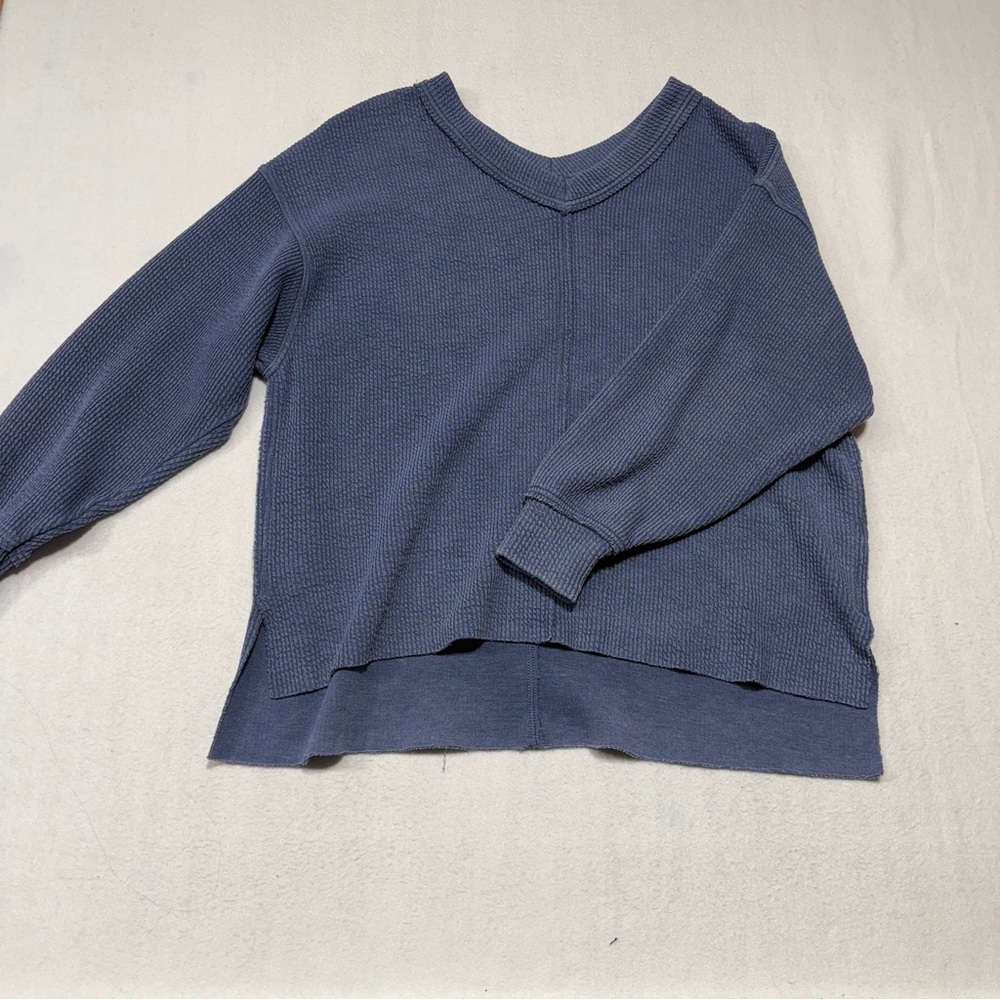 Aerie V-Neck Sweater in Deep Blue